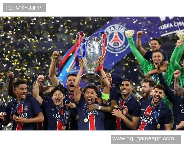 西甲激战：里昂大胜巴黎圣日耳曼红牌事件引发全场热议与十大精彩进球回顾