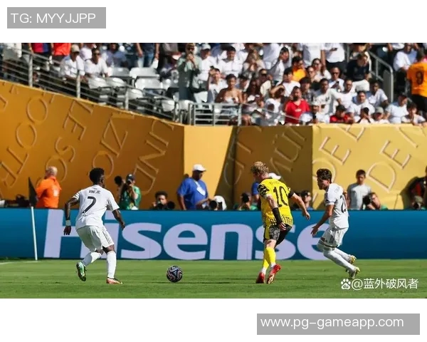 西甲激战皇马小胜AC米兰帽子戏法点燃全场激情